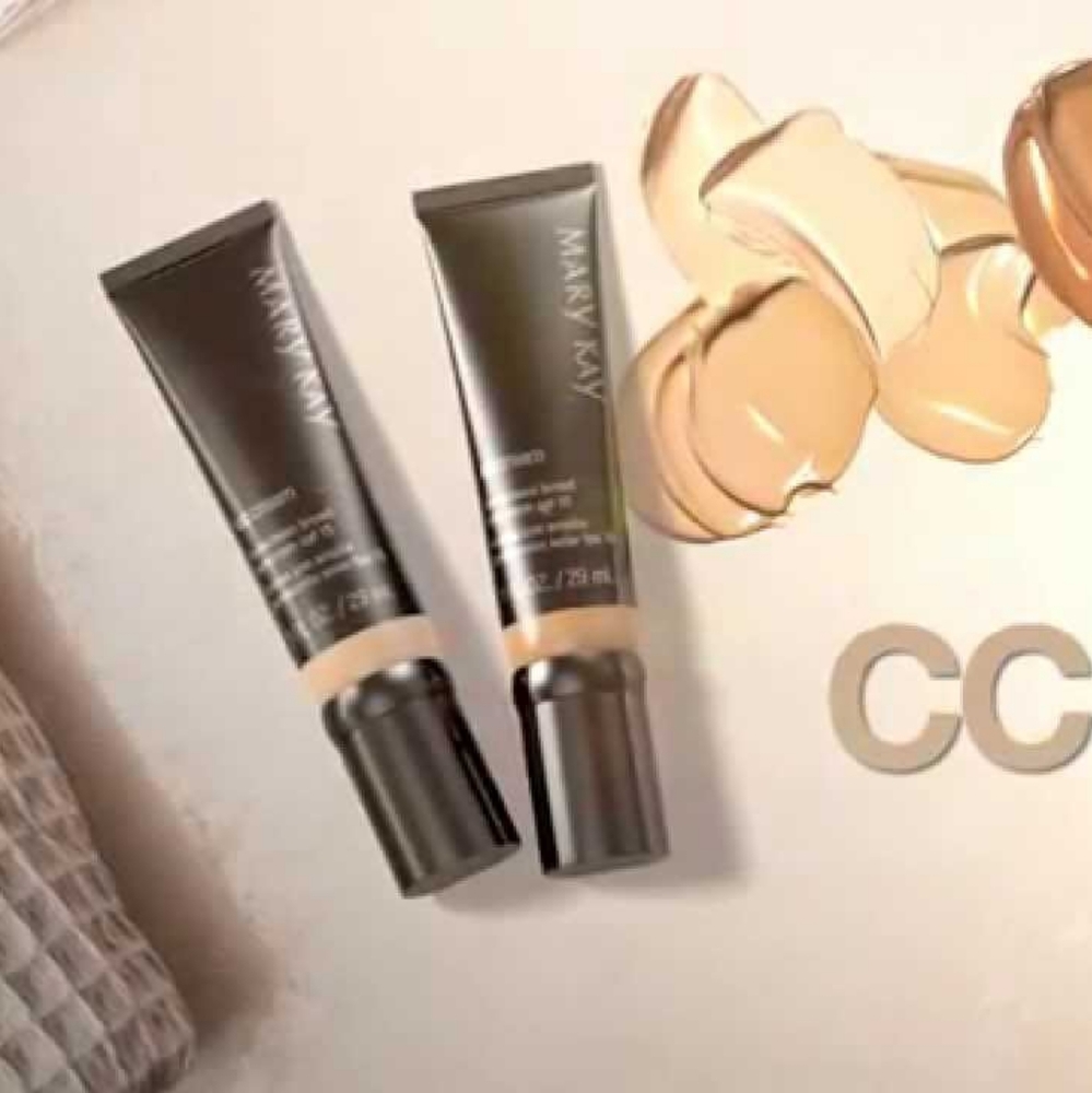 MK CC Cream light to medium shade - Picture 7 of 7